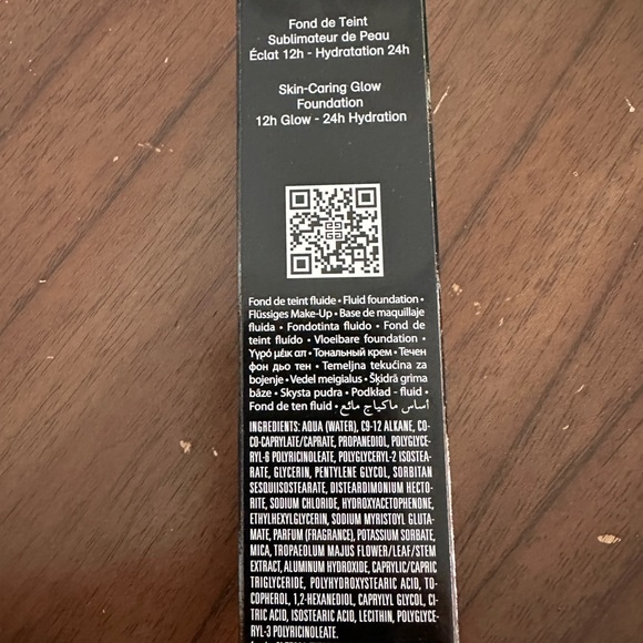 Prisme Libre skin caring glow foundation by Givenchy- Brand new - Picture 5 of 8